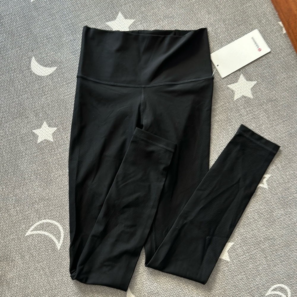 NWT Lululemon Mapped out HR tight 28” size 6